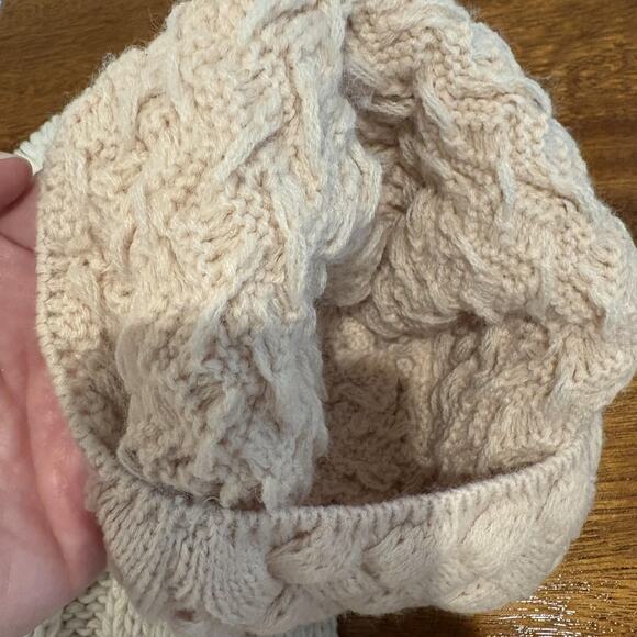 Lot of 2 Beanies babyGap Hat Fitted Girls XS/S Ivory Cable Knit Pom Fleece Lined - Picture 4 of 9